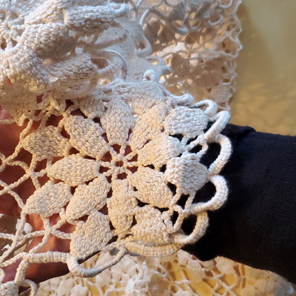 Vintage 1940's Crochet Tablecloth 80" x 100" MINT CONDITION Ecru - Picture 2 of 9